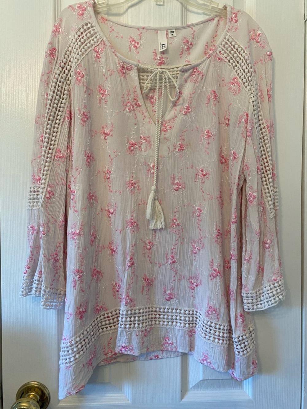 KUT brand beautifully detailed tunic  size medium. Good condition